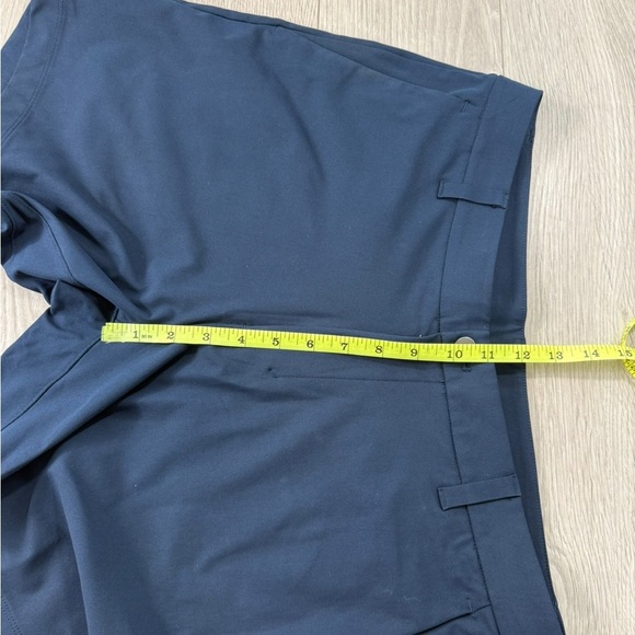 Lululemon Commission Classic-Fit 7" Warpstreme Navy Blue Shorts - Picture 8 of 10